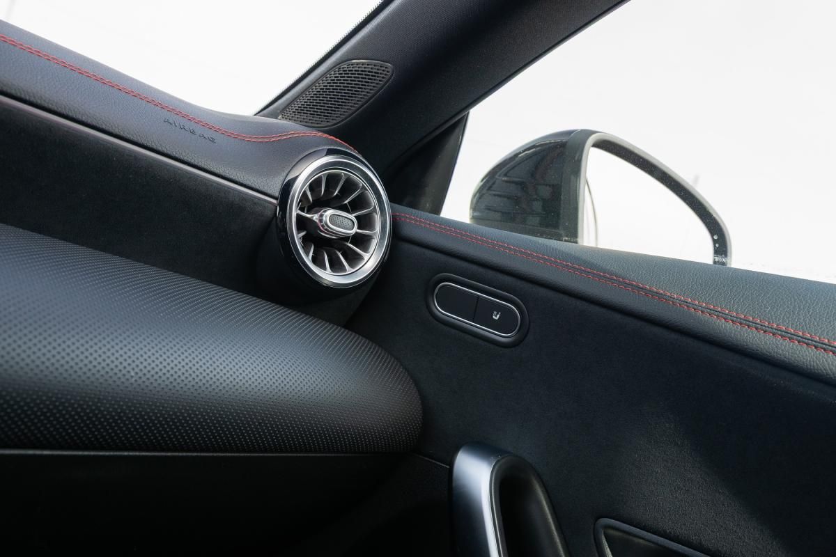 mercedes-benz-cla-2019-diesel-1950cc