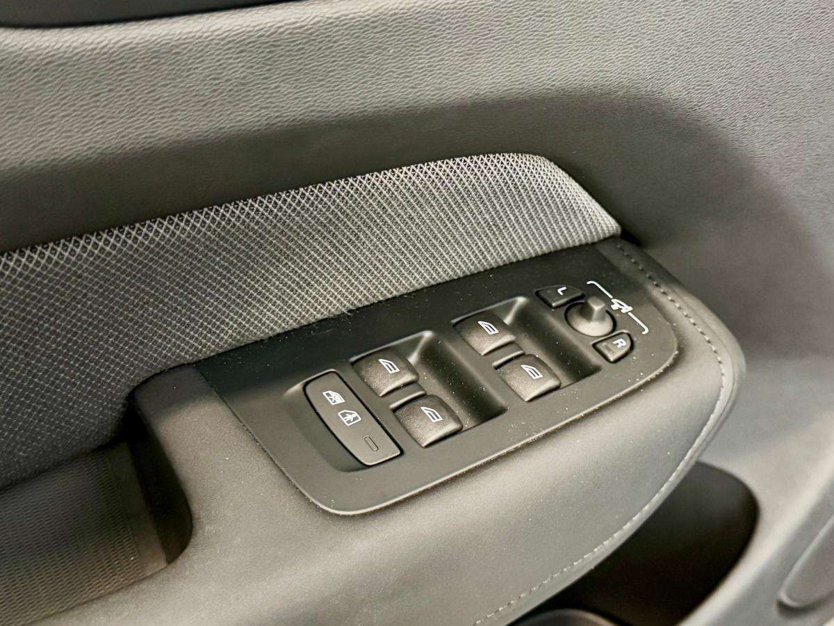 volvo-xc60-2025-hibrido-a-gasolina-1969cc
