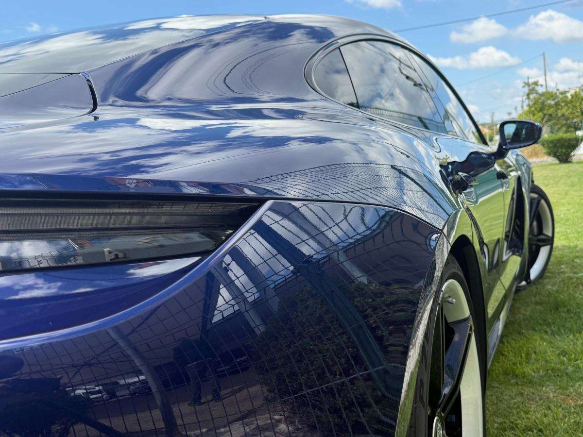 porsche-taycan-2020-eletrico-0cc