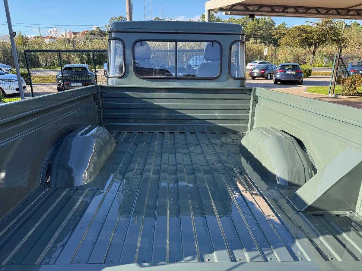 land-rover-defender-2011-diesel-2402cc
