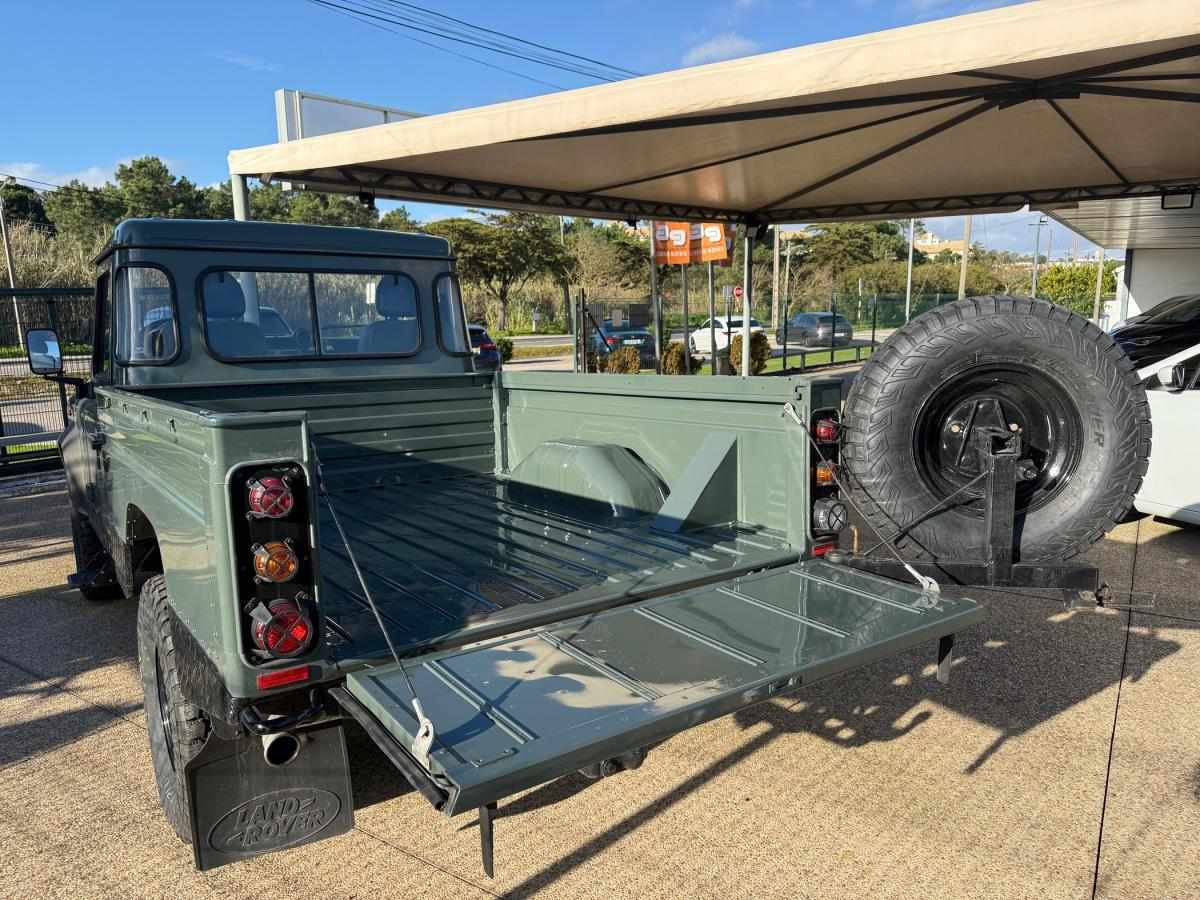land-rover-defender-2011-diesel-2402cc