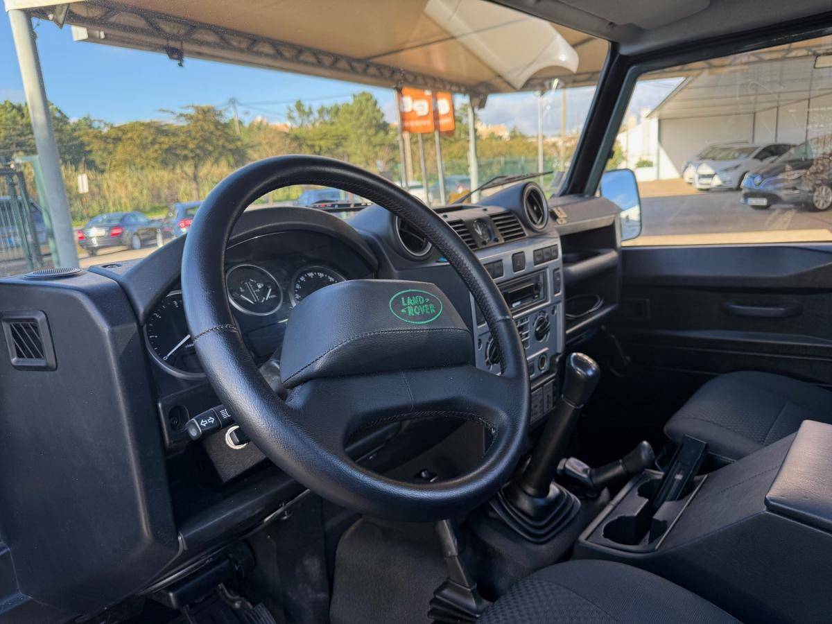 land-rover-defender-2011-diesel-2402cc