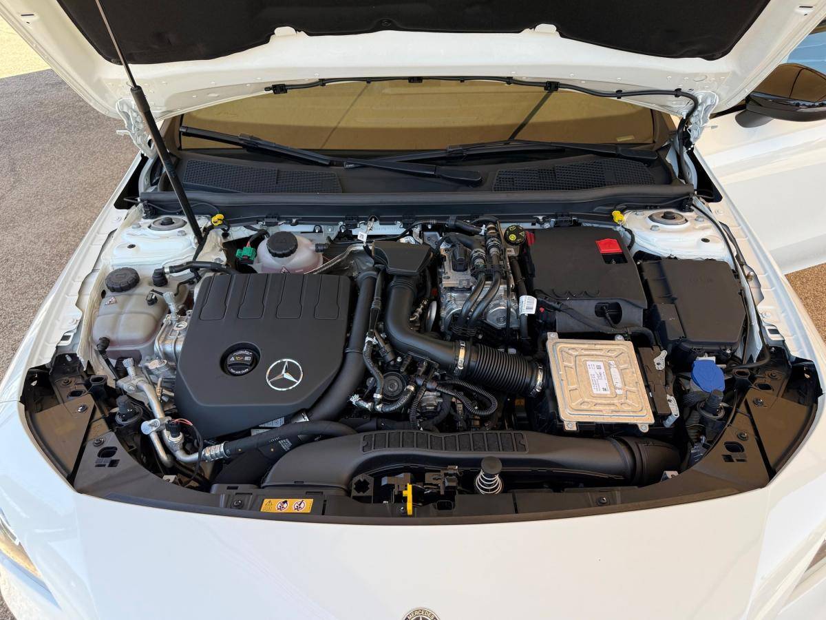 mercedes-benz-cla-2022-hibrido-a-gasolina-1332cc