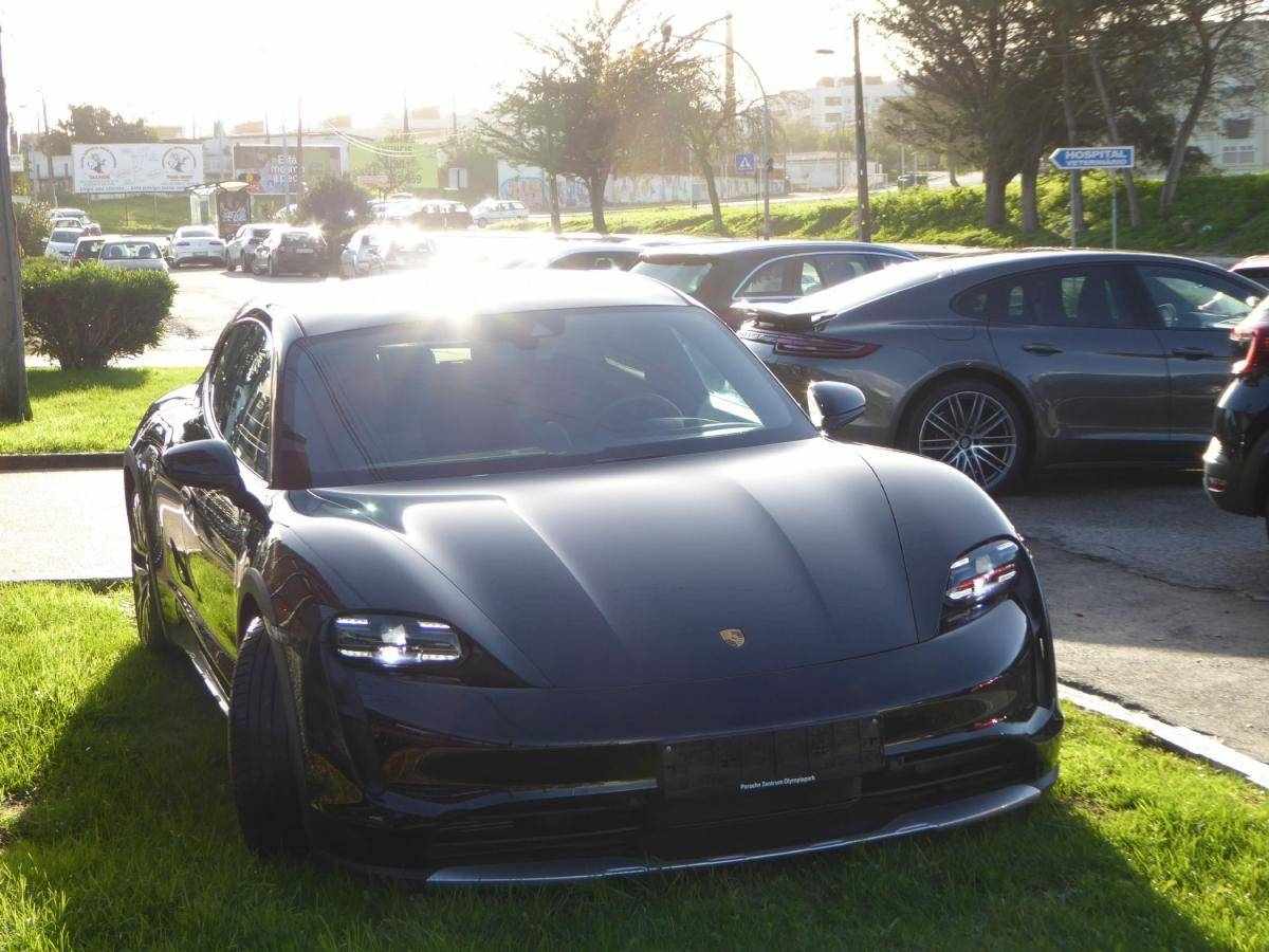 porsche-taycan-2022-eletrico-0cc