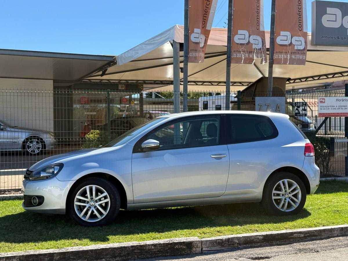 volkswagen-golf-2010-diesel-1598cc