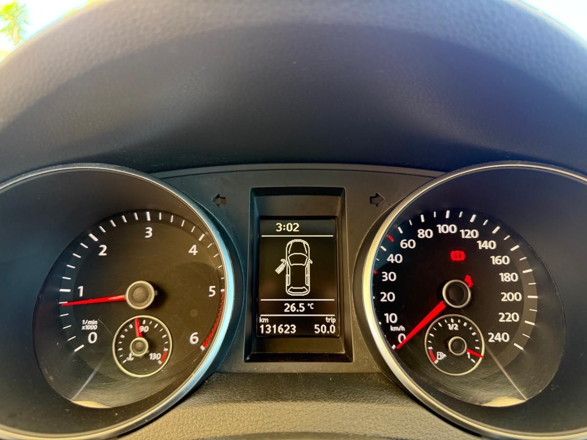 volkswagen-golf-2010-diesel-1598cc