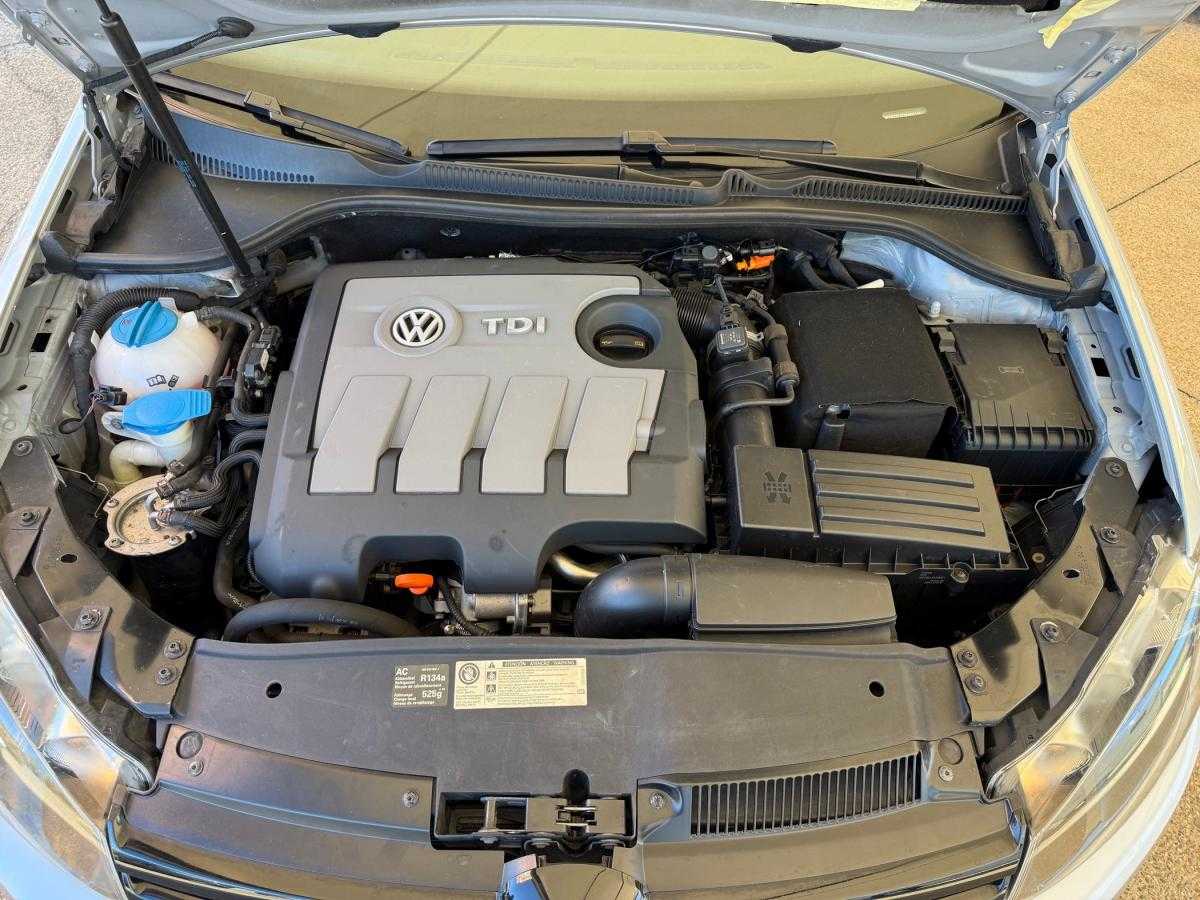 volkswagen-golf-2010-diesel-1598cc