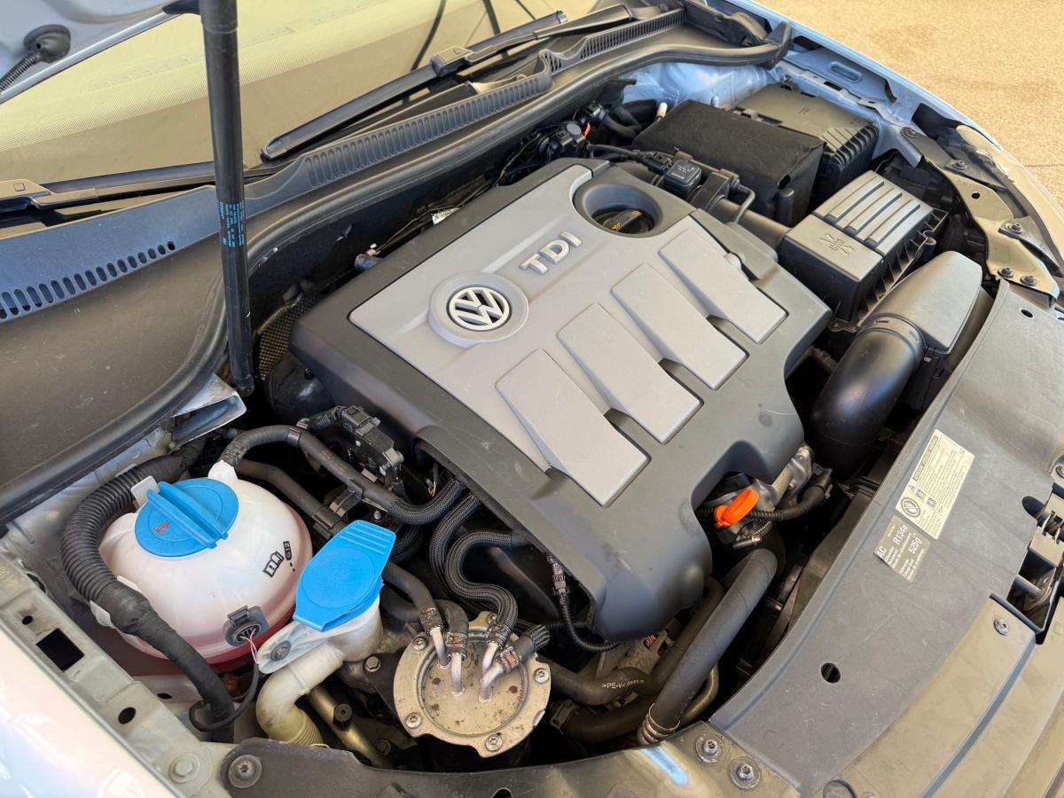volkswagen-golf-2010-diesel-1598cc