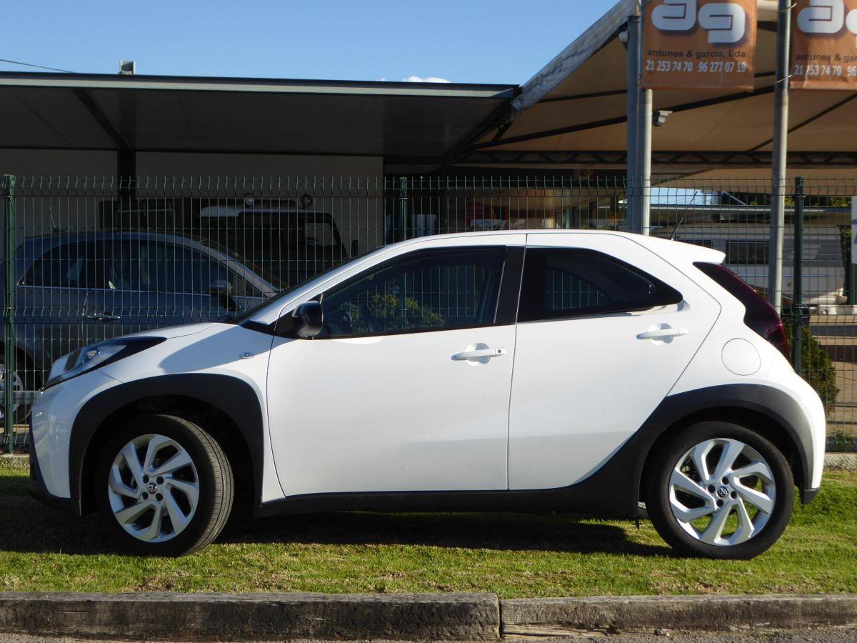 toyota-aygo-x-2023-gasolina-998cc