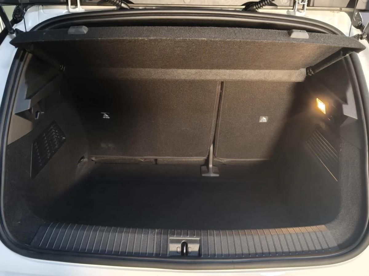 renault-megane-e-tech-2023-eletrico-0cc