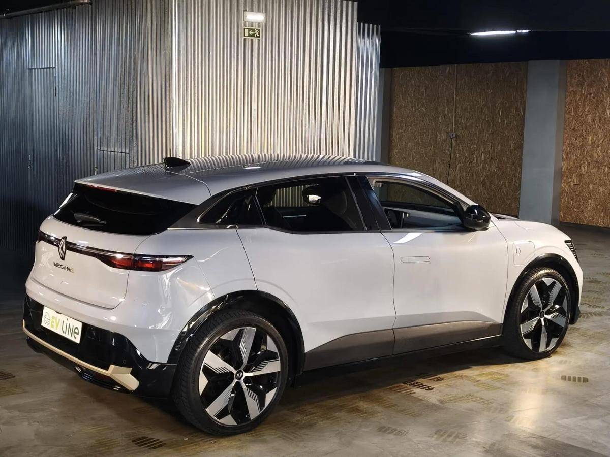 renault-megane-e-tech-2022-eletrico-0cc