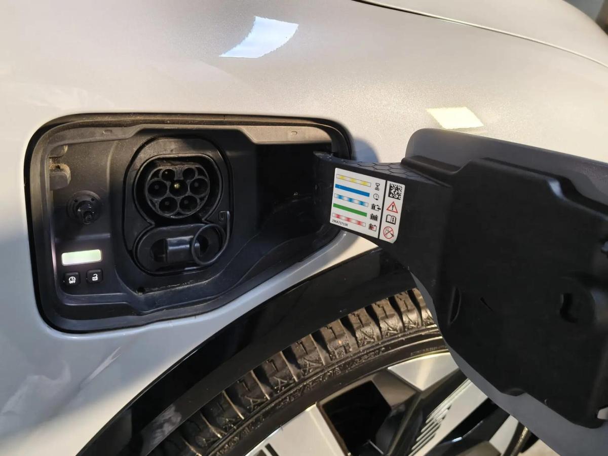 renault-megane-e-tech-2022-eletrico-0cc