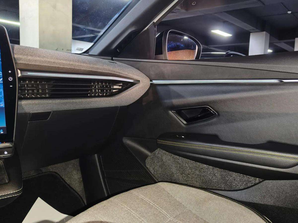 renault-megane-e-tech-2022-eletrico-0cc