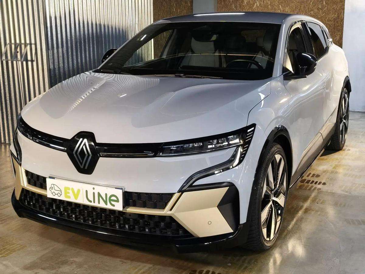 renault-megane-e-tech-2022-eletrico-0cc