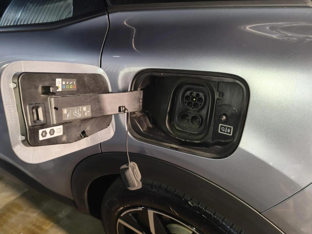 citroen-e-c4-2022-eletrico-0cc