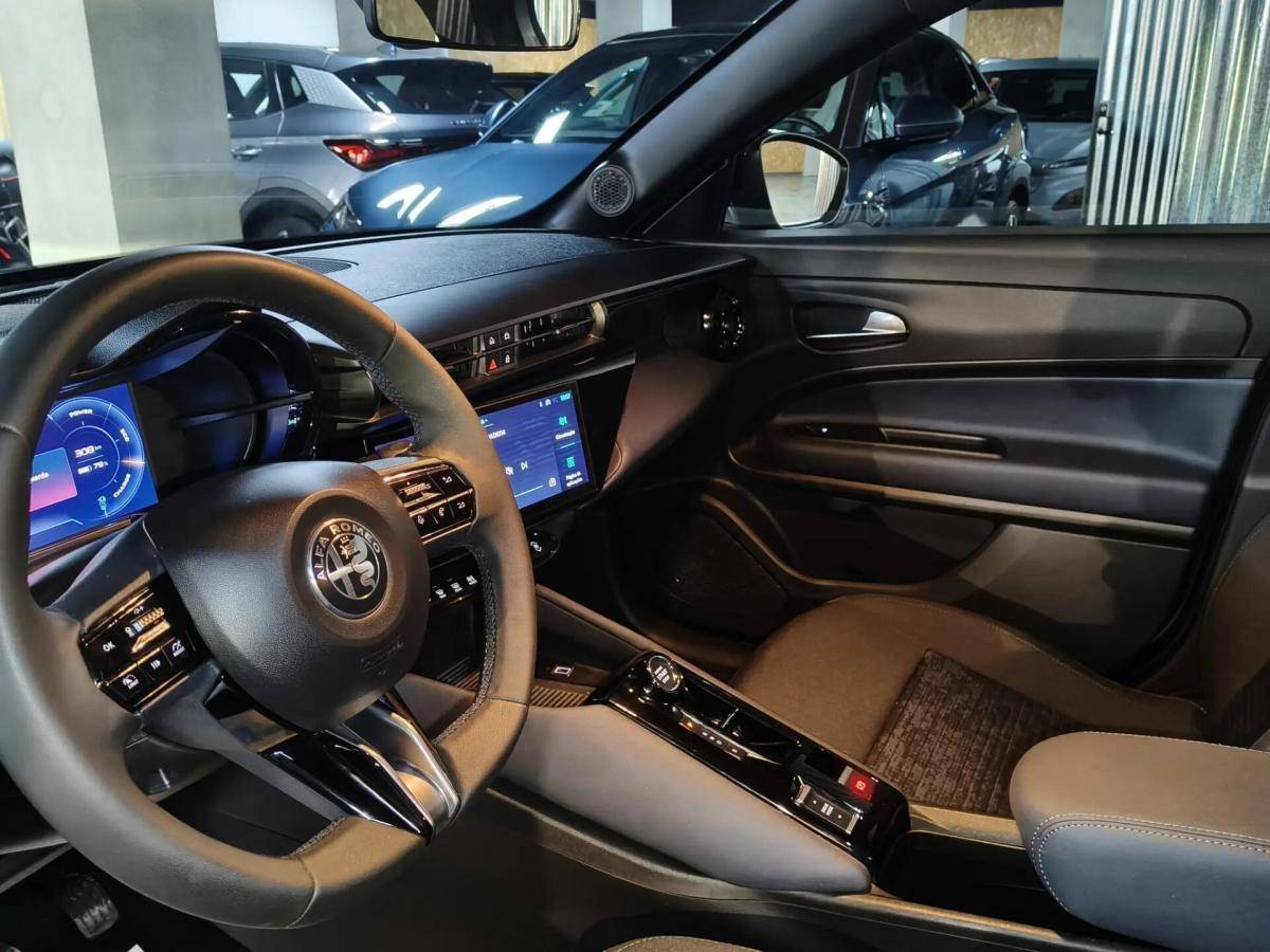 alfa-romeo-junior-2025-eletrico-0cc