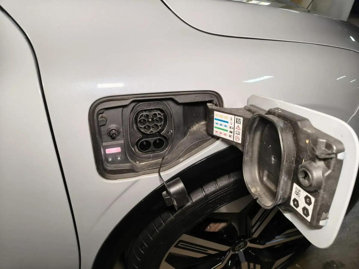 renault-megane-e-tech-2023-eletrico-0cc
