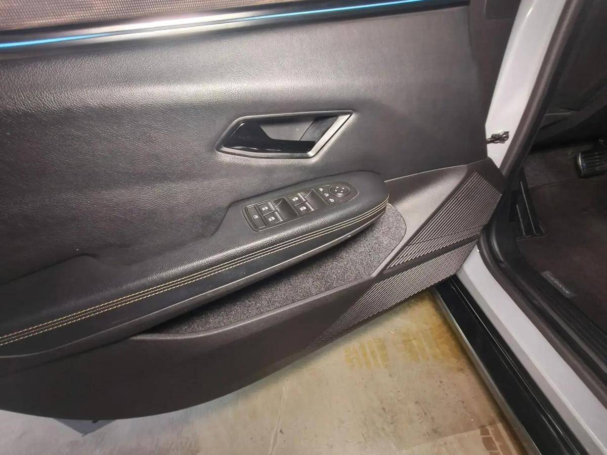 renault-megane-e-tech-2023-eletrico-0cc
