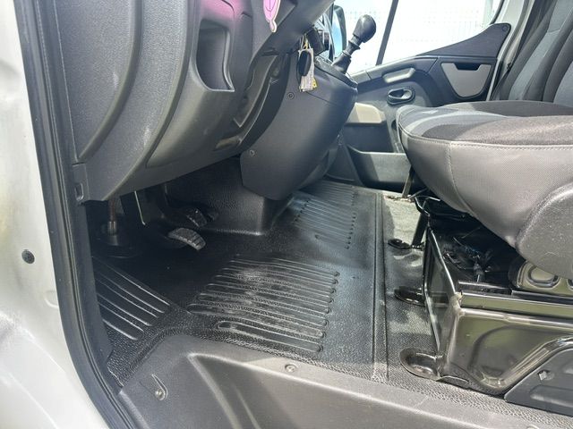 renault-master-2013-diesel-2300cc