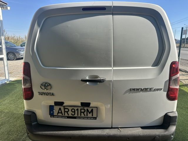 toyota-proace-2022-diesel-1500cc