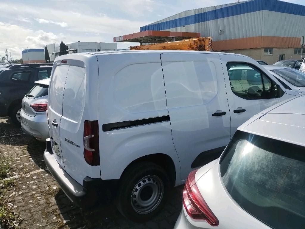 toyota-proace-2023-diesel-1500cc