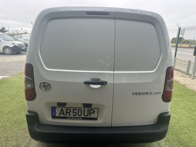 toyota-proace-2022-diesel-1500cc