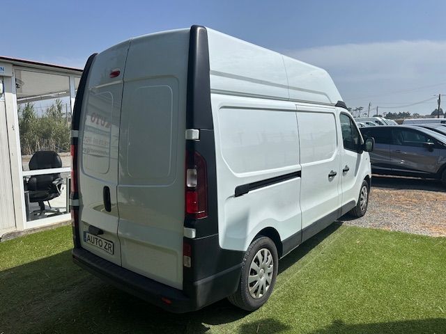 renault-trafic-2021-diesel-2000cc