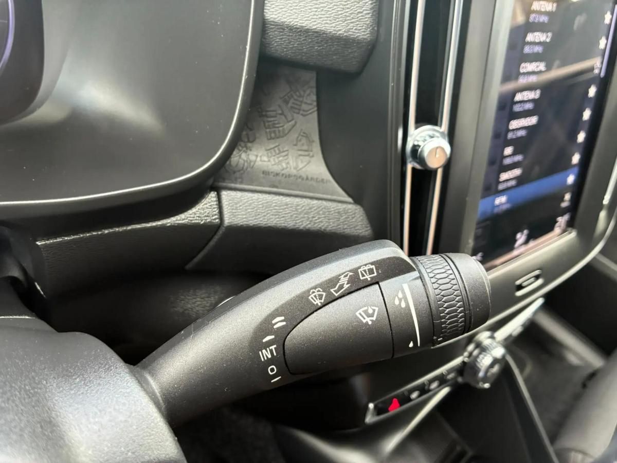 volvo-xc40-2022-gasolina-1477cc