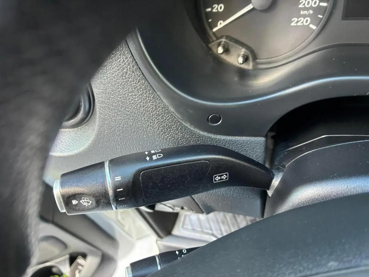 mercedes-benz-vito-2015-diesel-2143cc