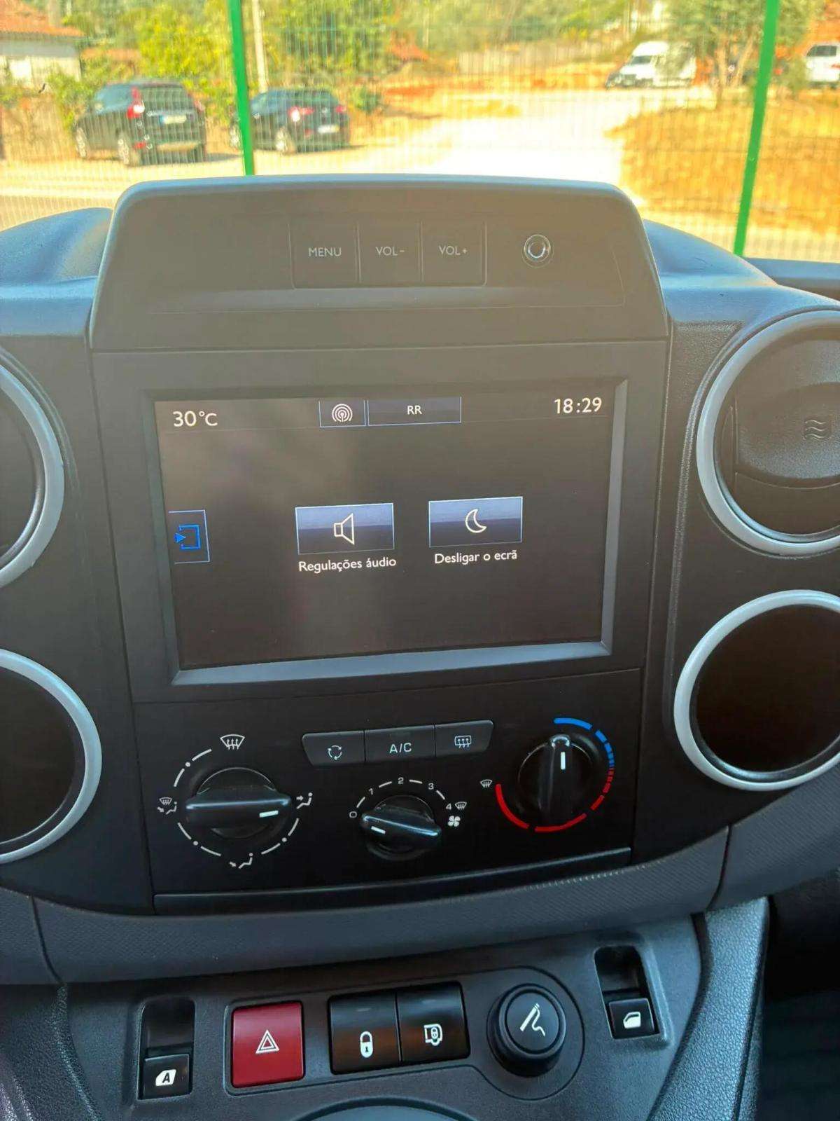 peugeot-partner-2017-diesel-1560cc