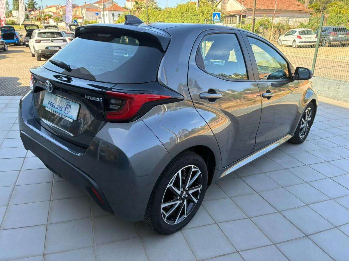 toyota-yaris-2021-hibrido-a-gasolina-1490cc