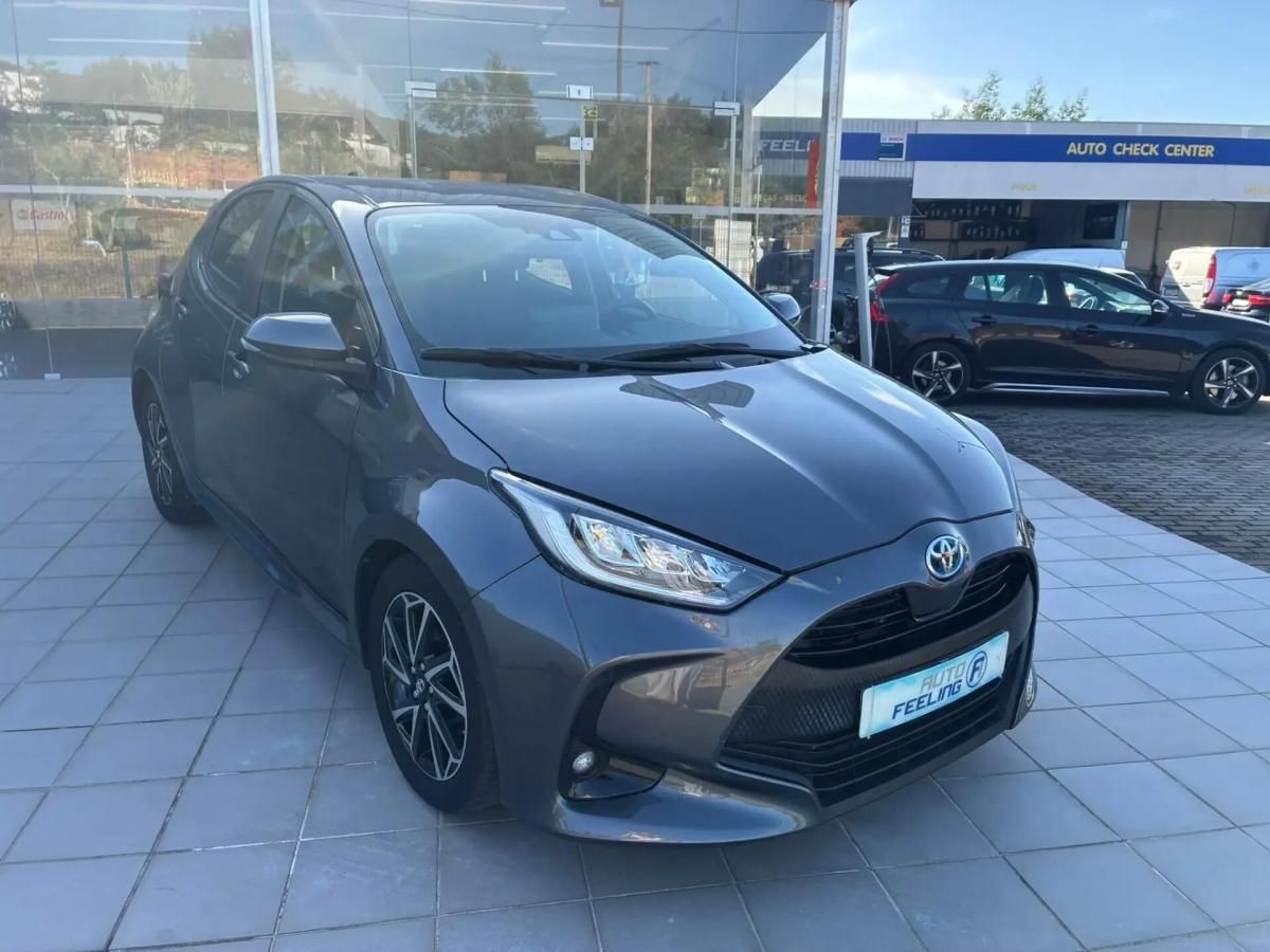 toyota-yaris-2021-hibrido-a-gasolina-1490cc