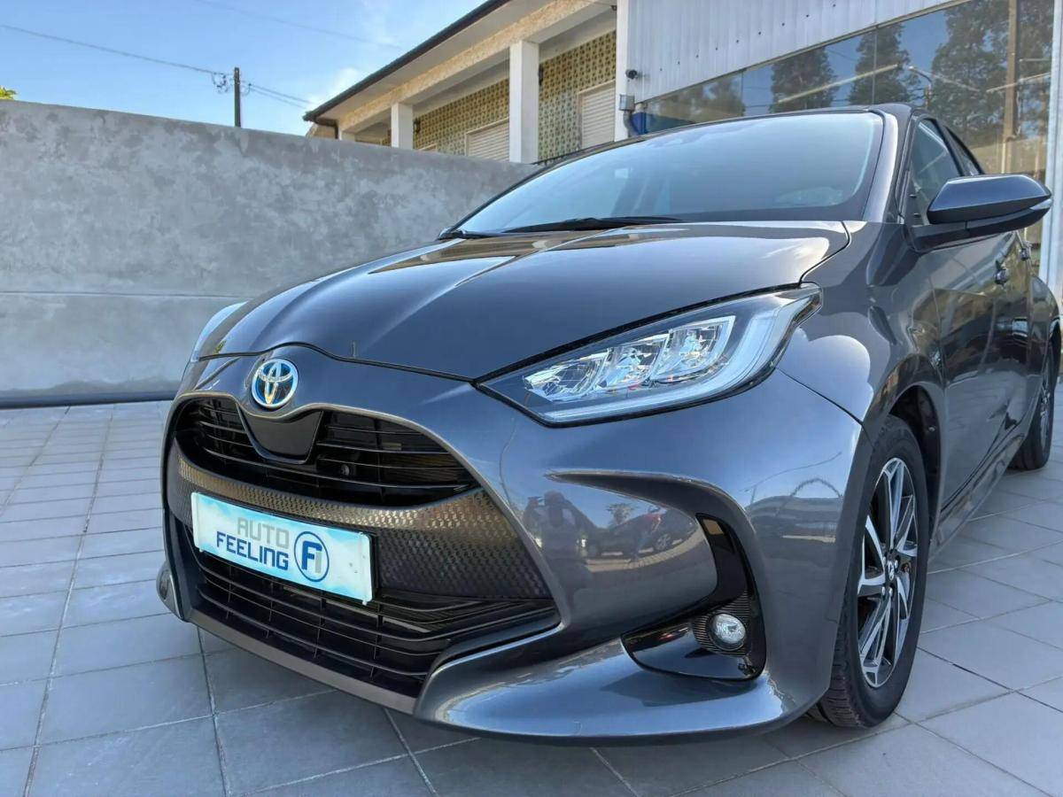 toyota-yaris-2021-hibrido-a-gasolina-1490cc