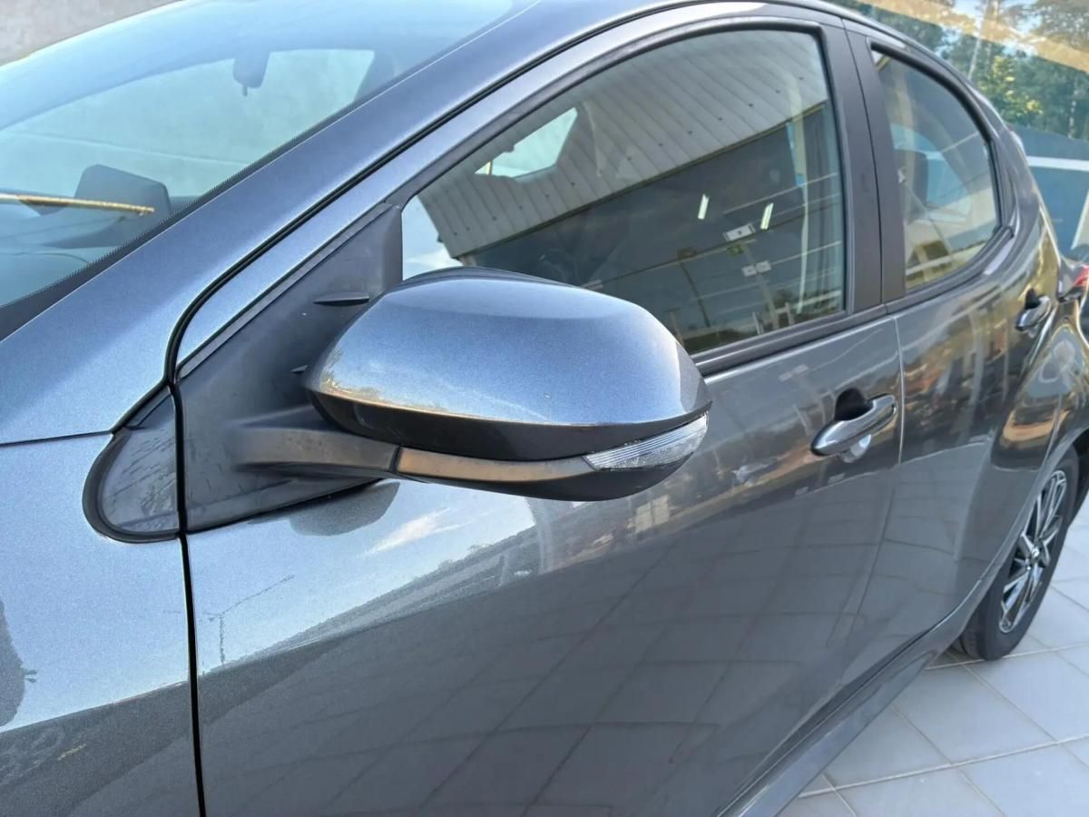 toyota-yaris-2021-hibrido-a-gasolina-1490cc