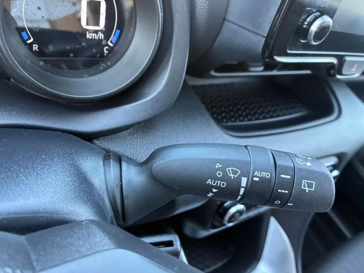 toyota-yaris-2021-hibrido-a-gasolina-1490cc