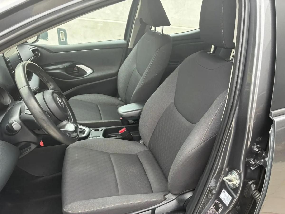 toyota-yaris-2021-hibrido-a-gasolina-1490cc