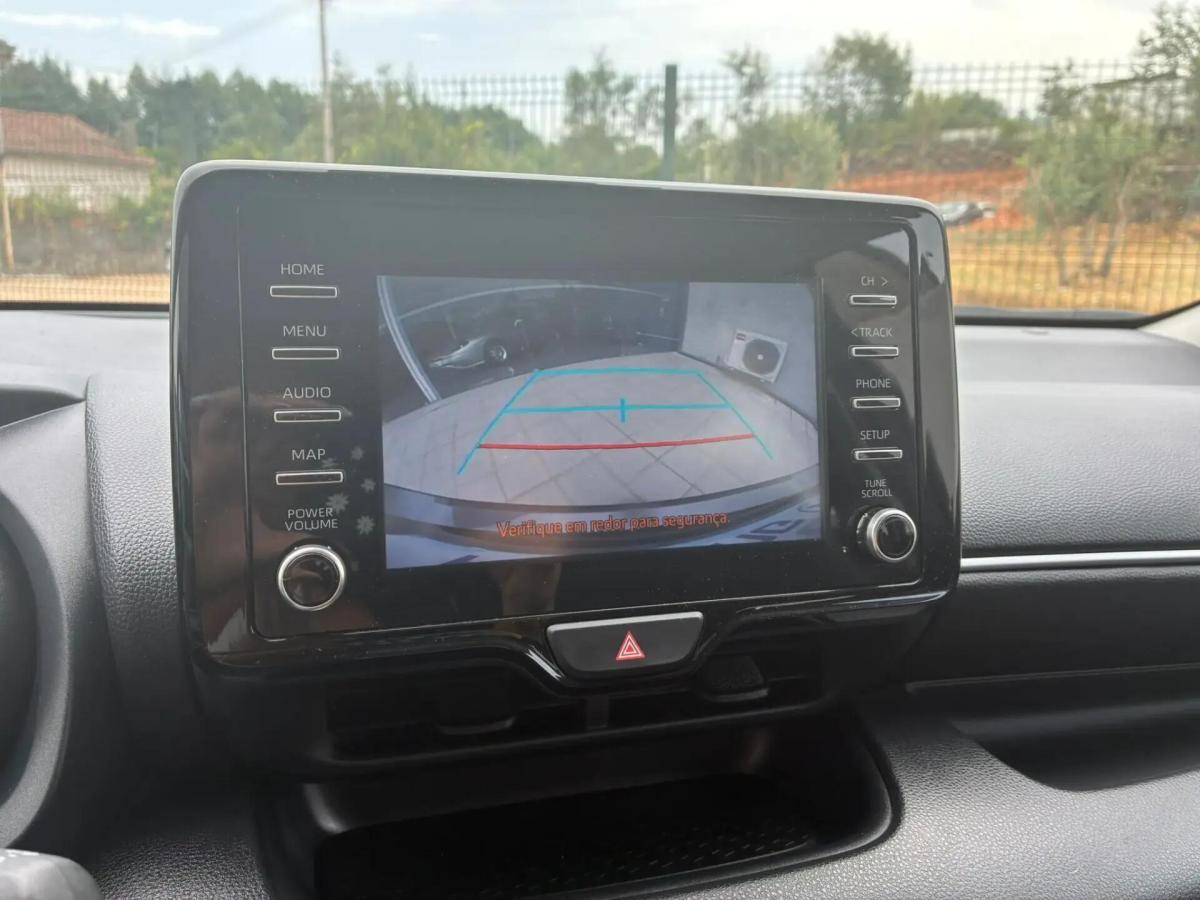 toyota-yaris-2021-hibrido-a-gasolina-1490cc