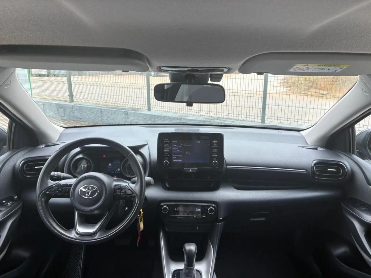 toyota-yaris-2021-hibrido-a-gasolina-1490cc
