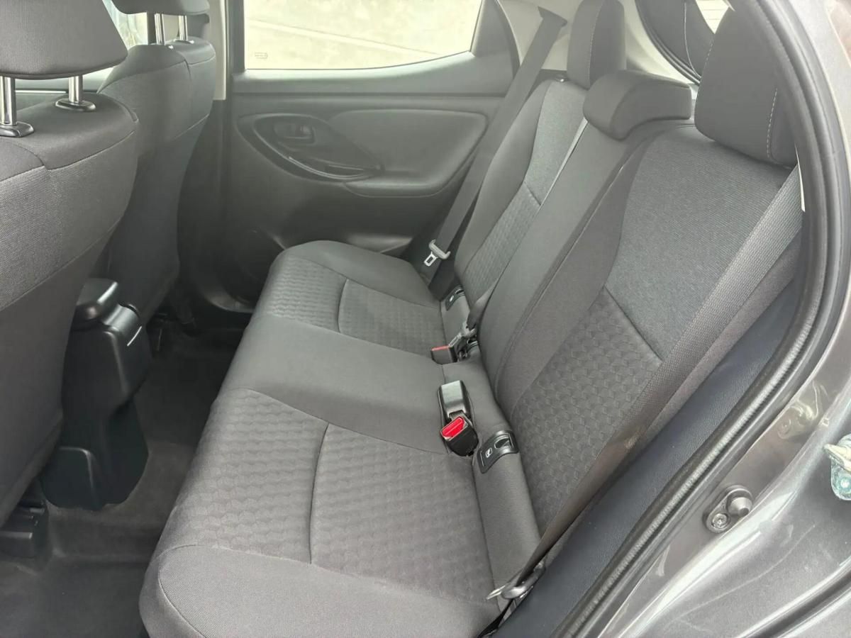 toyota-yaris-2021-hibrido-a-gasolina-1490cc
