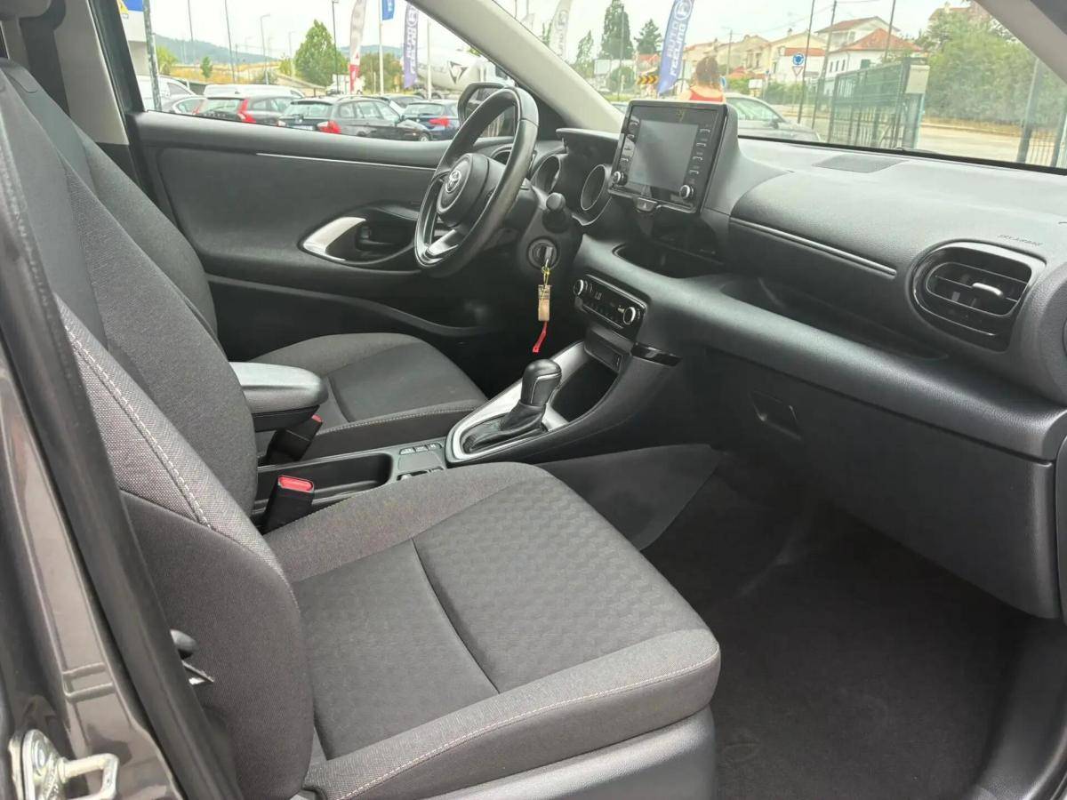 toyota-yaris-2021-hibrido-a-gasolina-1490cc