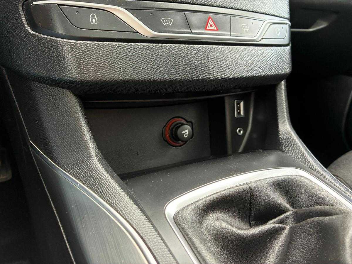 peugeot-308-2015-diesel-1560cc