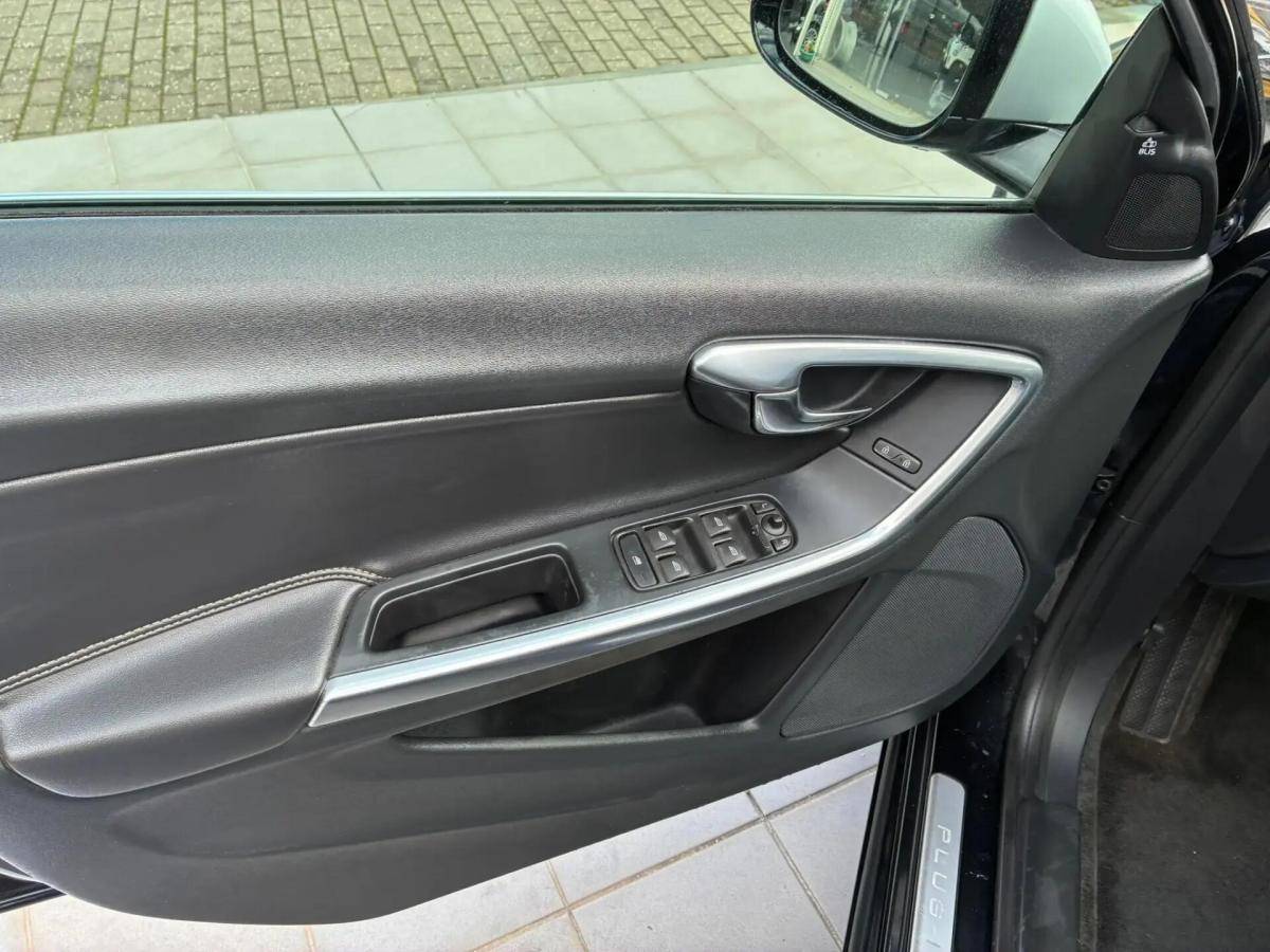volvo-v60-2015-hibrido-a-diesel-2400cc