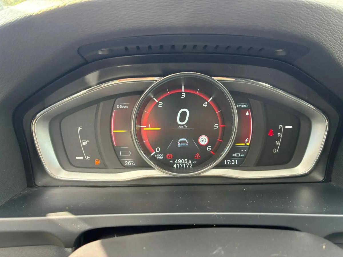 volvo-v60-2015-hibrido-a-diesel-2400cc