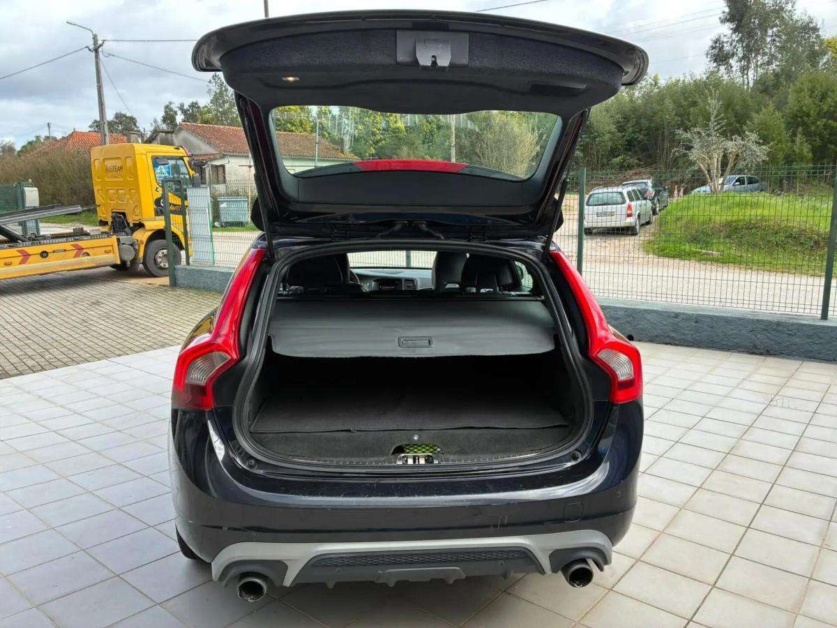 volvo-v60-2015-hibrido-a-diesel-2400cc