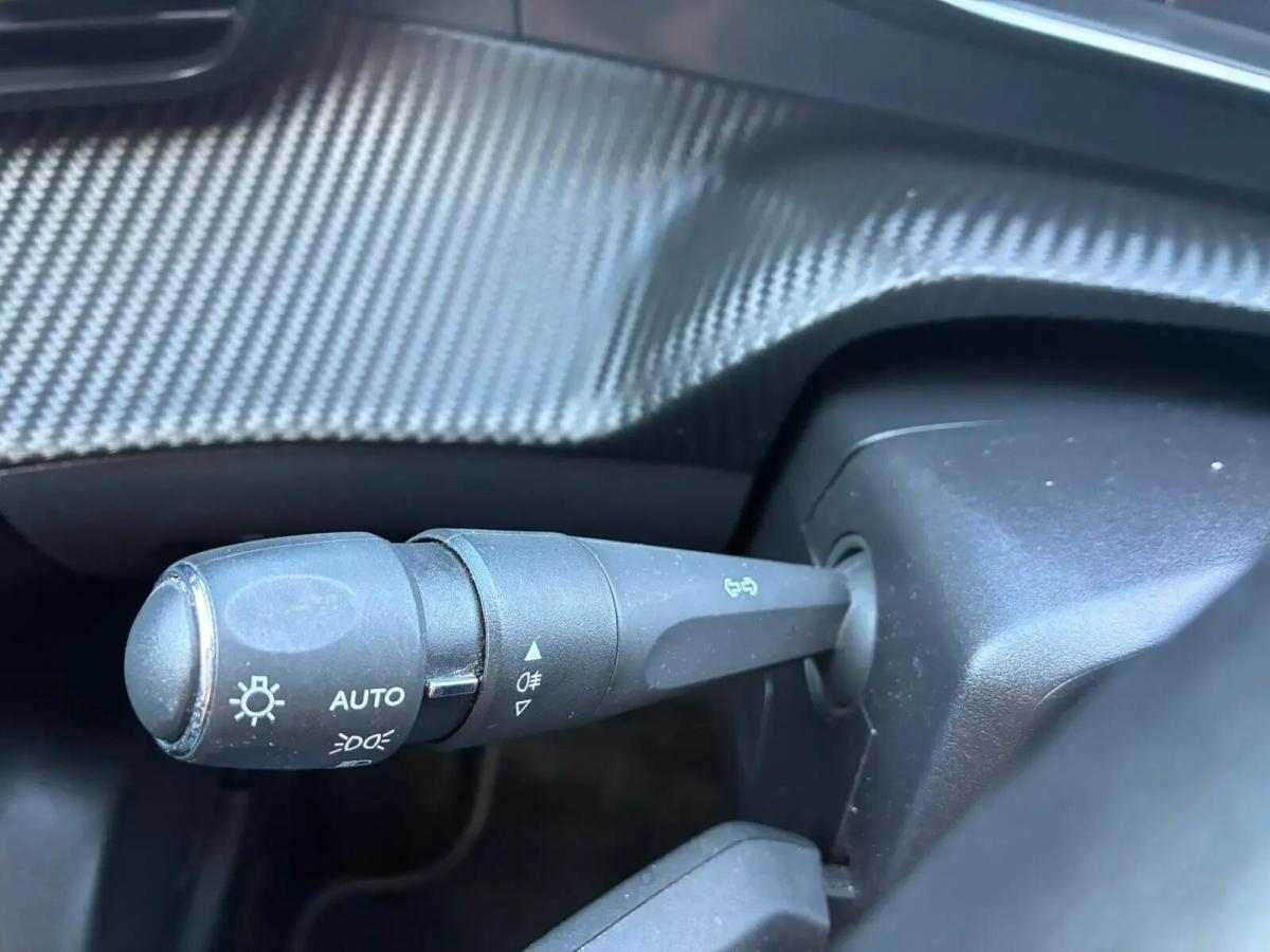 peugeot-208-2021-diesel-1499cc
