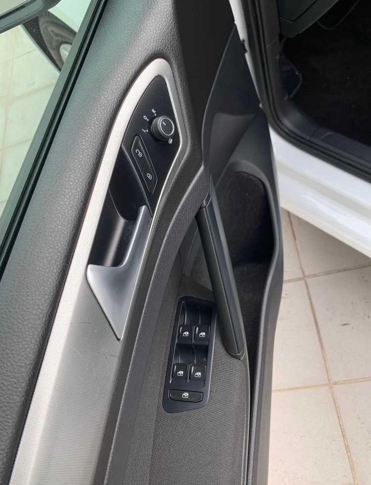 volkswagen-golf-2019-diesel-1598cc