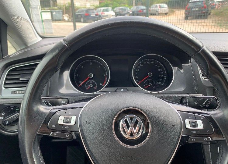 volkswagen-golf-2019-diesel-1598cc