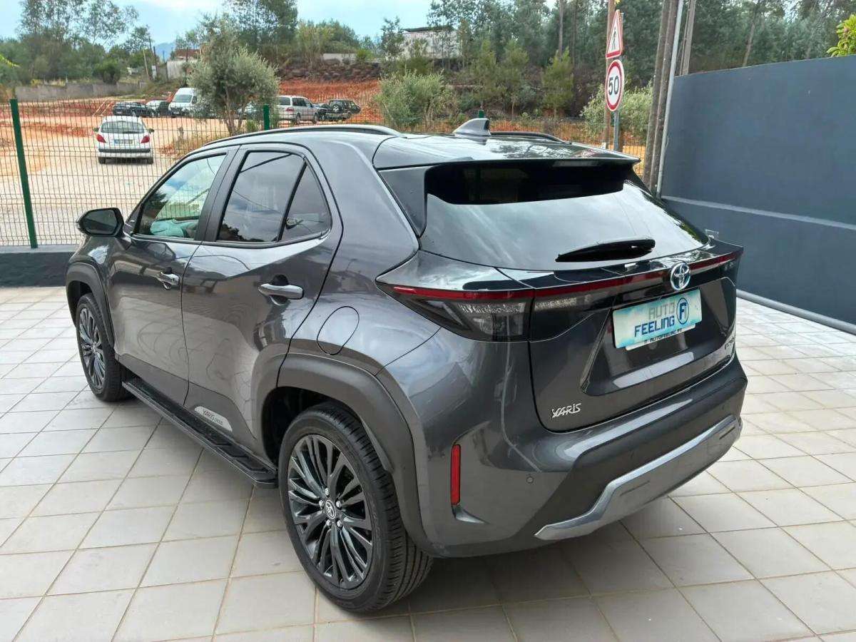 toyota-yaris-cross-2024-hibrido-a-gasolina-1490cc