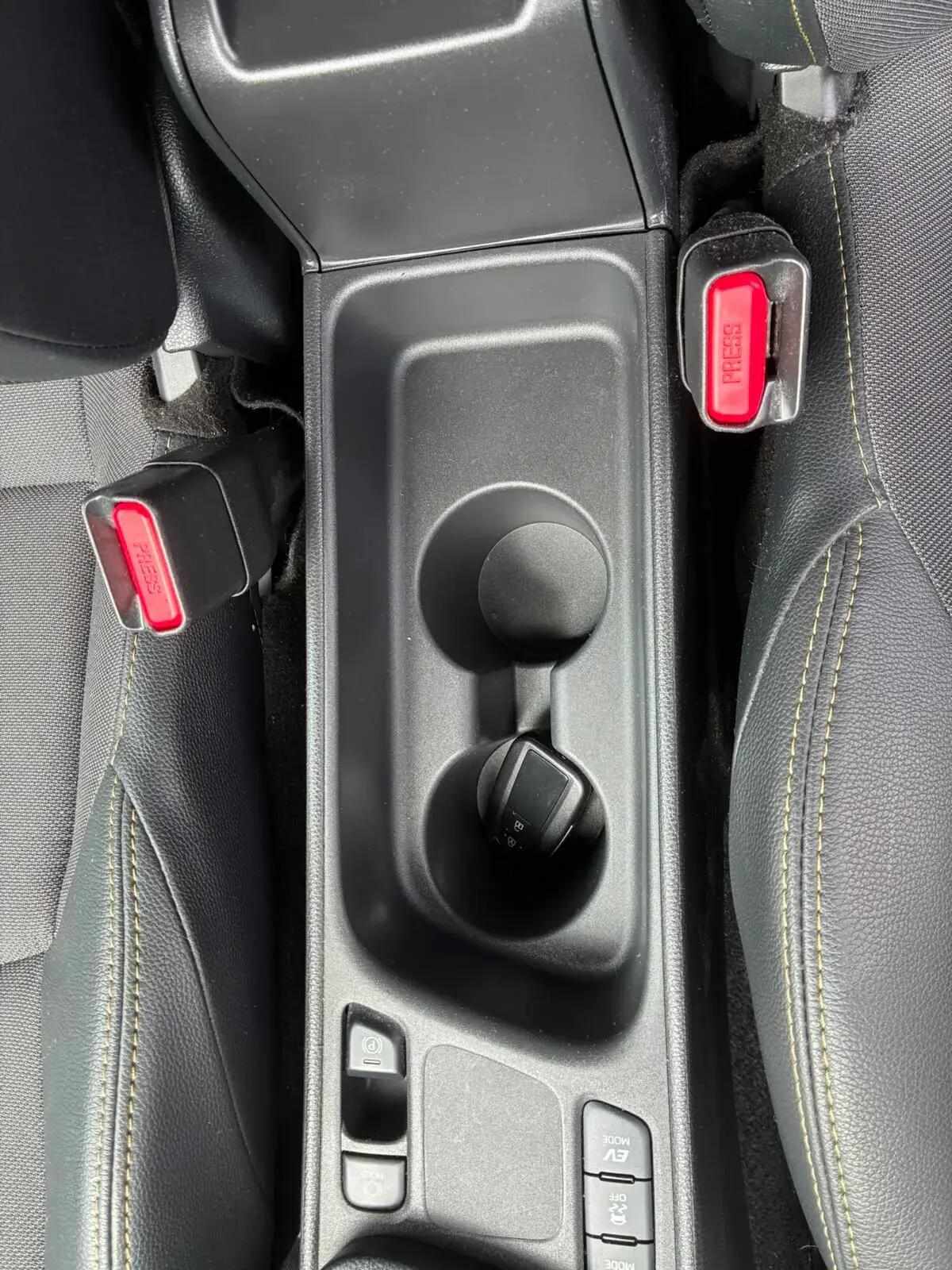 toyota-yaris-cross-2024-hibrido-a-gasolina-1490cc