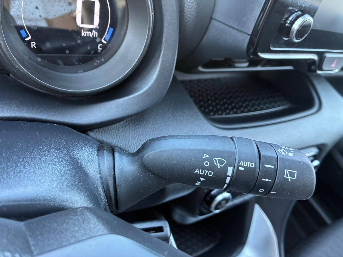 toyota-yaris-2021-hibrido-a-gasolina-1490cc